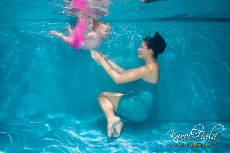 Rodinné a dětské focení pod vodou v baby klubu